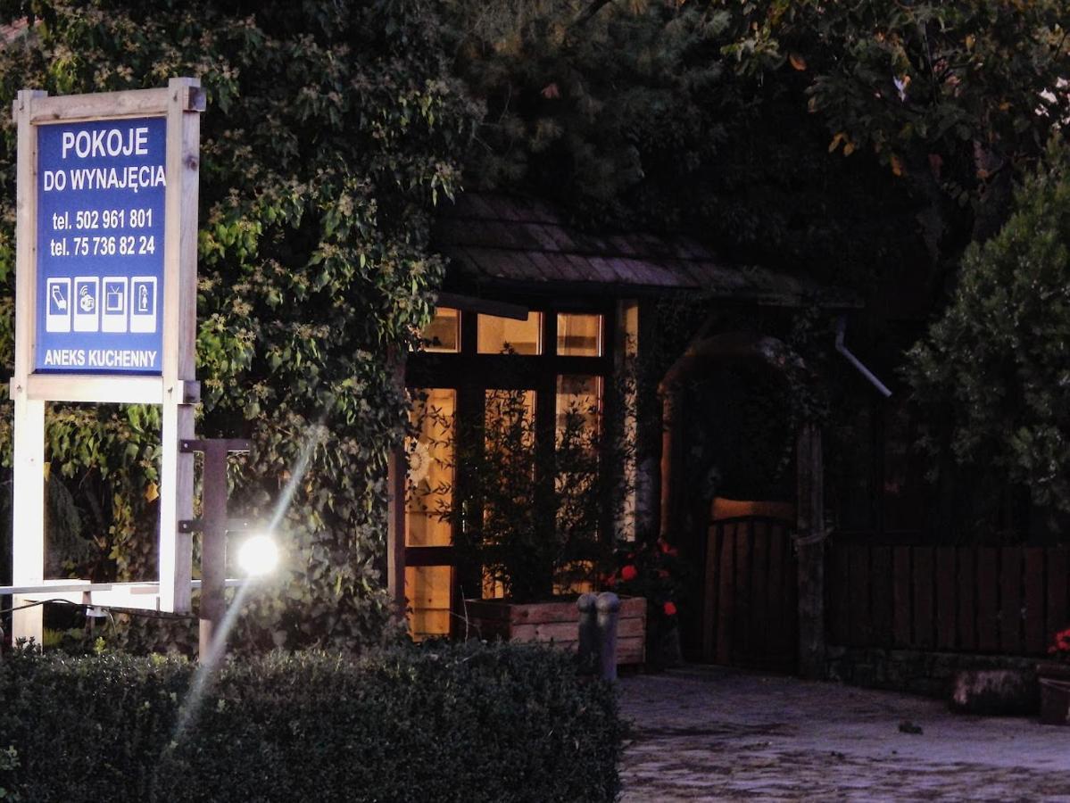 Pokoje Do Wynajecia Nowogrodziec Luaran gambar